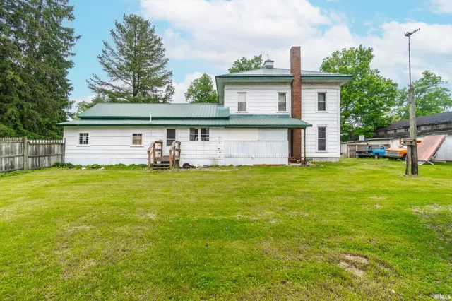 $275,000 | 4370 North 230 East, Howe, IN 46746