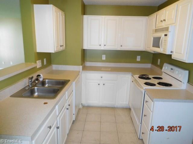 135 James Road, Unit 2B High Point, NC 27265 - Photo 5 of 10 Kitchen