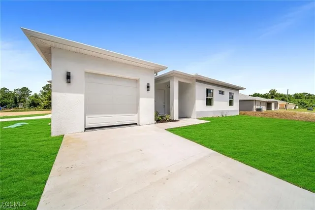 $1,950 | 4768 Nelson Drive, Lehigh Acres, FL 33973