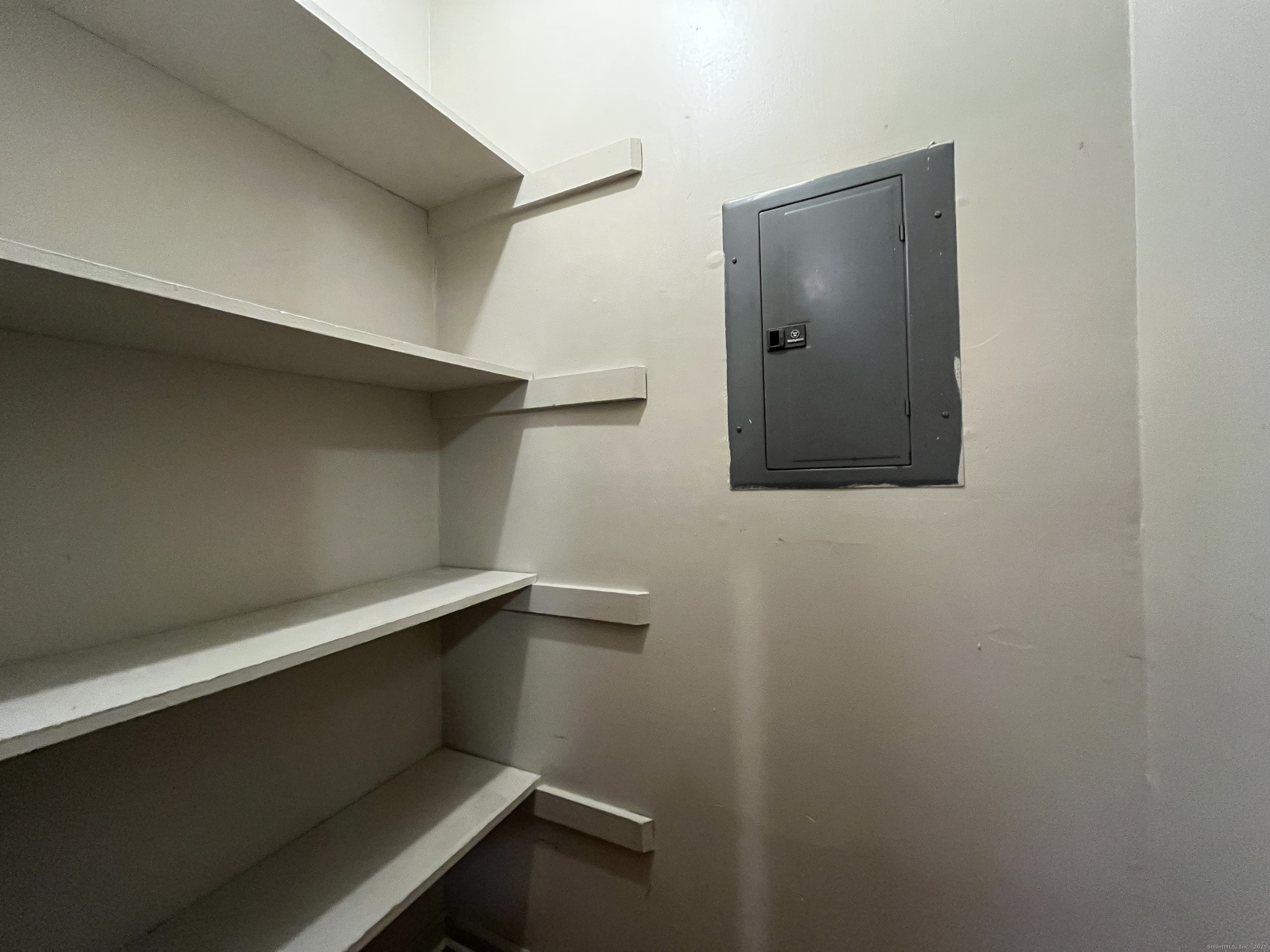 19 Divinity Street, Unit 3E Bristol, CT 06010 - Photo 7 of 16 a view of an empty room