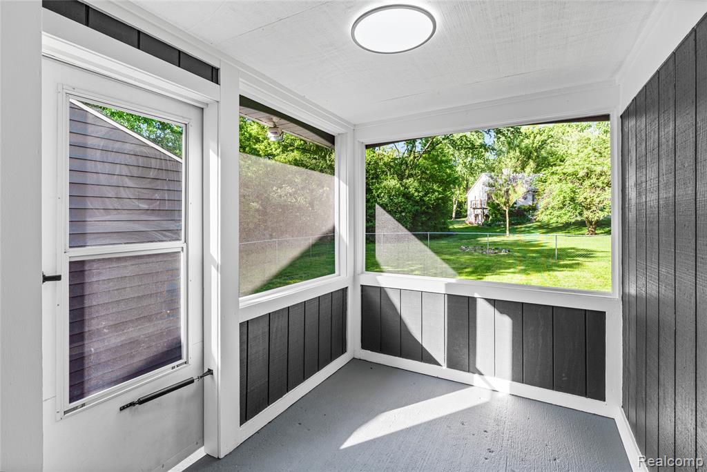 1460 West Silverbell Road Lake Orion, MI 48359 - Photo 45 of 69
