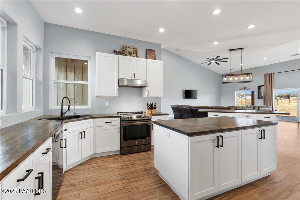 10660 East Colt Road Prescott Valley, AZ 86315 - Photo 17 of 80 Kitchen