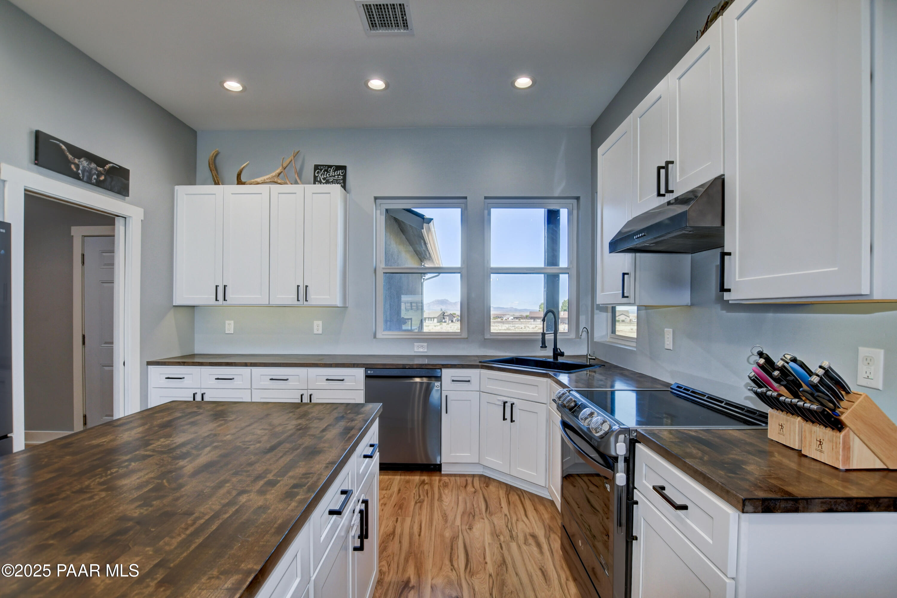 10660 East Colt Road Prescott Valley, AZ 86315 - Photo 22 of 80 Kitchen