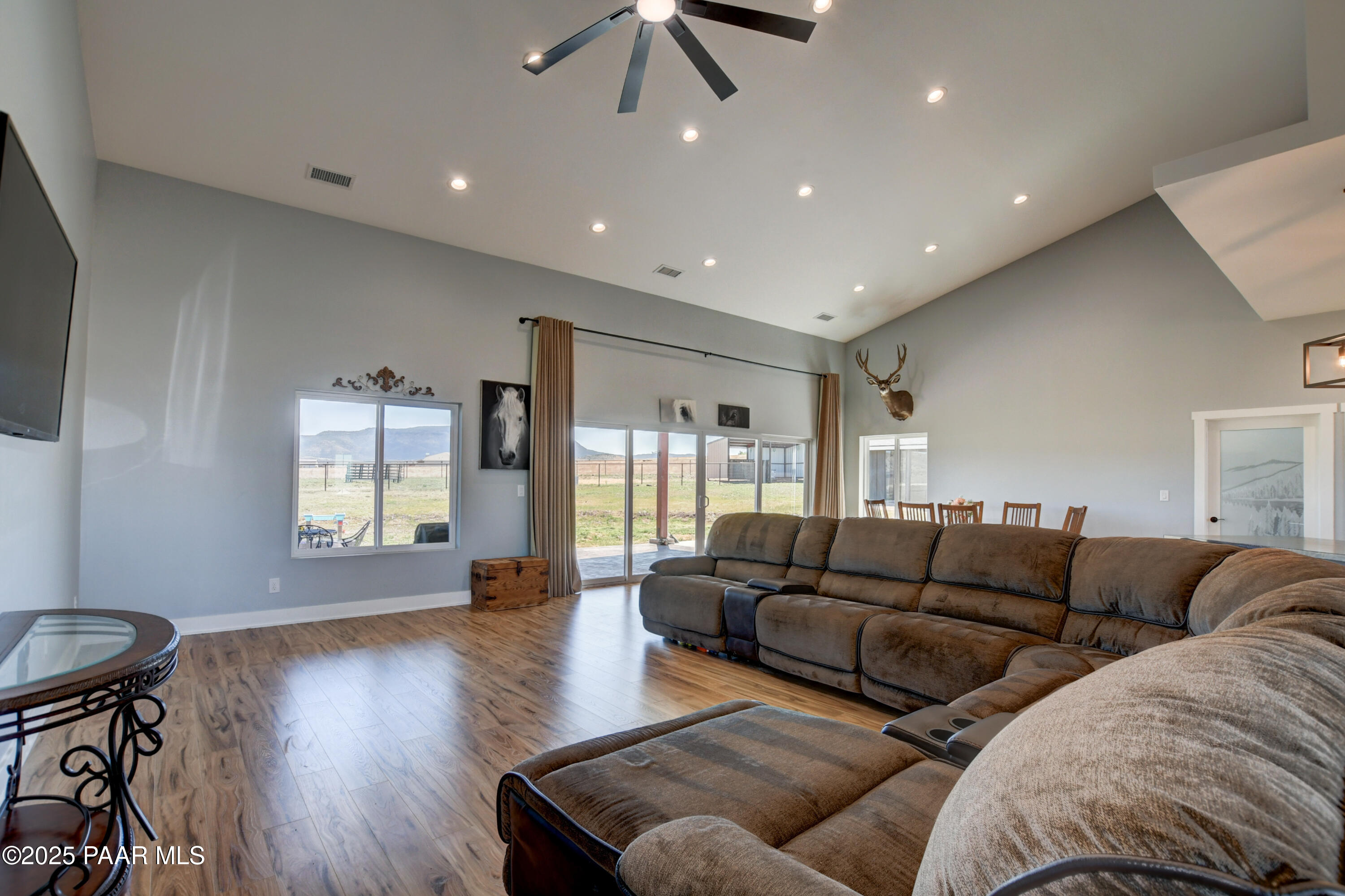 10660 East Colt Road Prescott Valley, AZ 86315 - Photo 32 of 80 Living Room