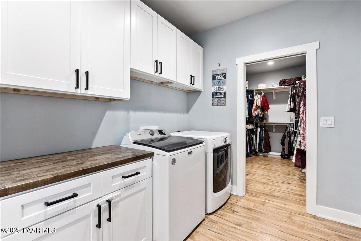 10660 East Colt Road Prescott Valley, AZ 86315 - Photo 59 of 80 33-Laundry RPrimary Closet