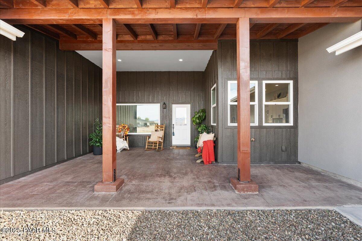 10660 East Colt Road Prescott Valley, AZ 86315 - Photo 6 of 80 Front Covered Patio