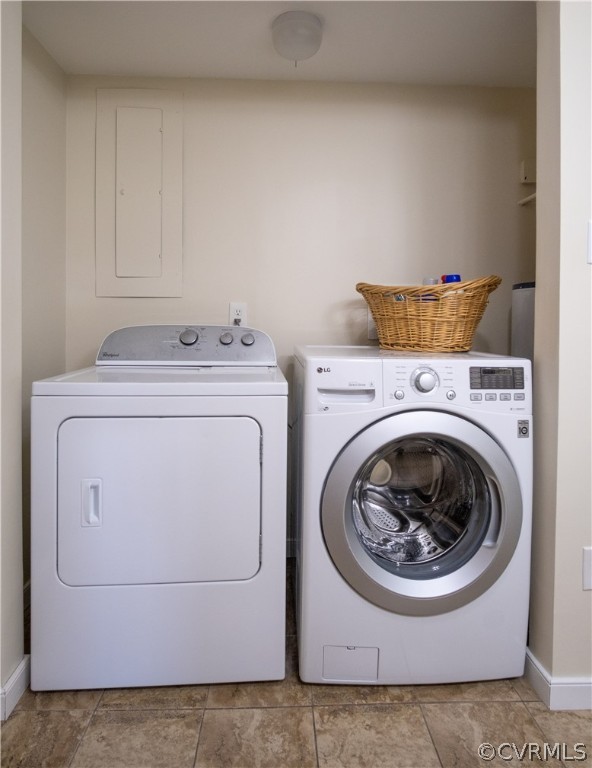 7466 Studley Road Mechanicsville, VA 23116 - Photo 25 of 34 a utility room with dryer and washer