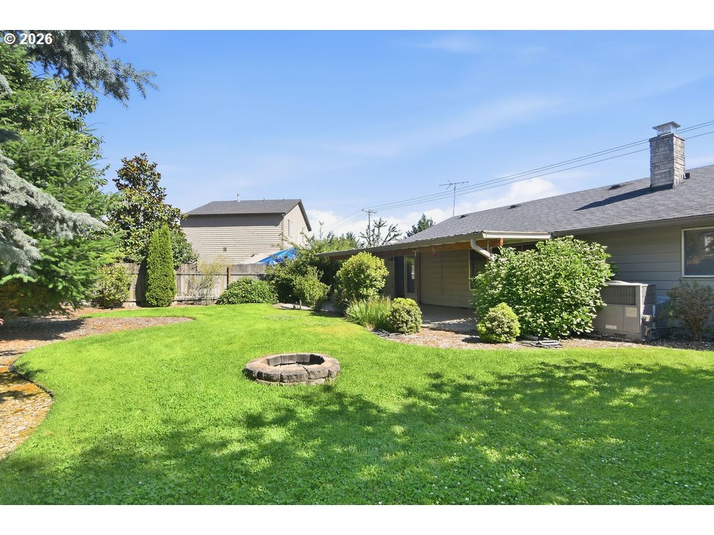 10009 Northeast Covington Road Vancouver, WA 98662 - Photo 3 of 45 Backyard