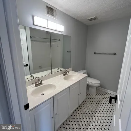 $2,900 | 7807 Edmunds Way, Elkridge, MD 21075