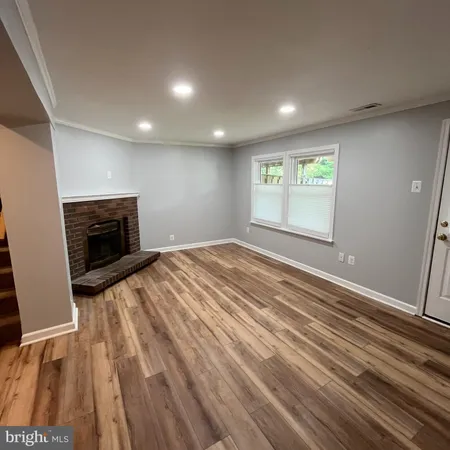 $2,900 | 7807 Edmunds Way, Elkridge, MD 21075