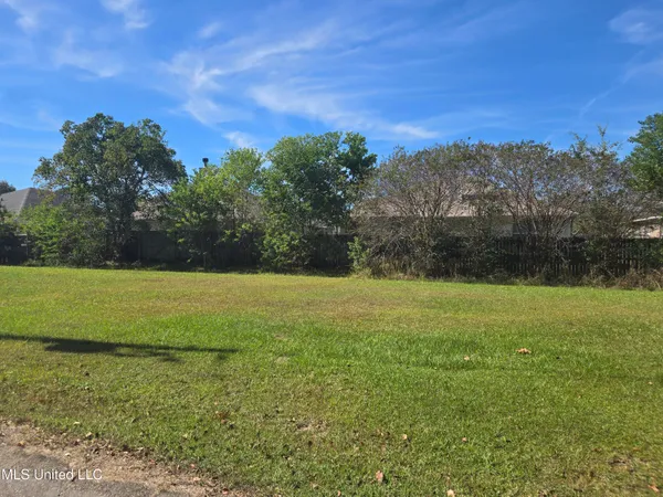 $5,000 | W River, Biloxi, MS 39532