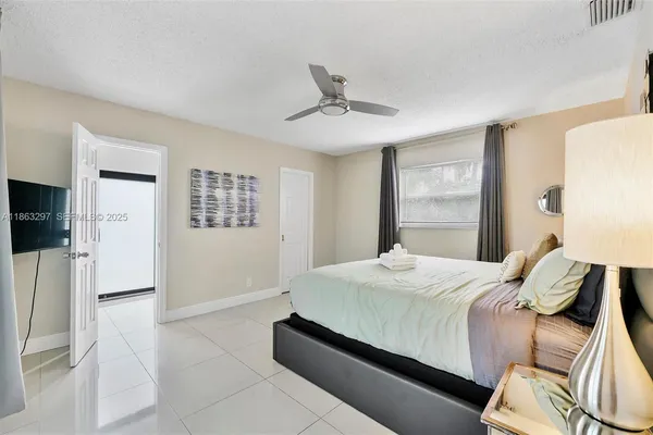 $5,200 | 5800 Northeast 18th Avenue, Fort Lauderdale, FL 33334