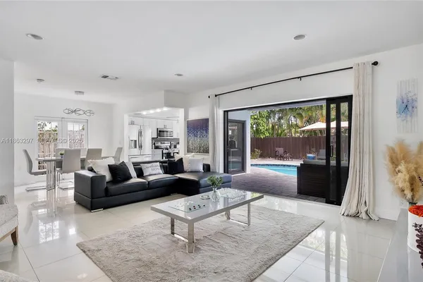 $5,200 | 5800 Northeast 18th Avenue, Fort Lauderdale, FL 33334