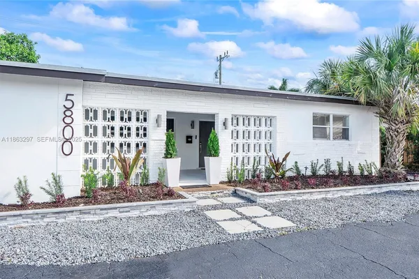 $5,200 | 5800 Northeast 18th Avenue, Fort Lauderdale, FL 33334