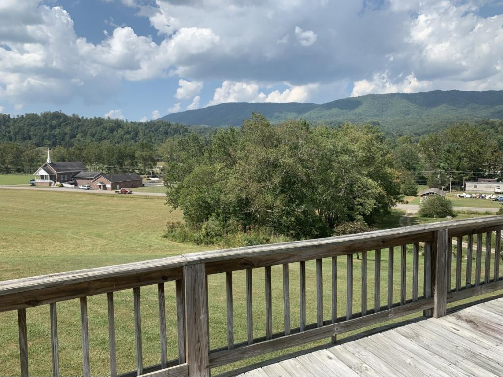 279 Old Butler Road Mountain City, TN 37683 - Photo 2 of 19 Photo 2