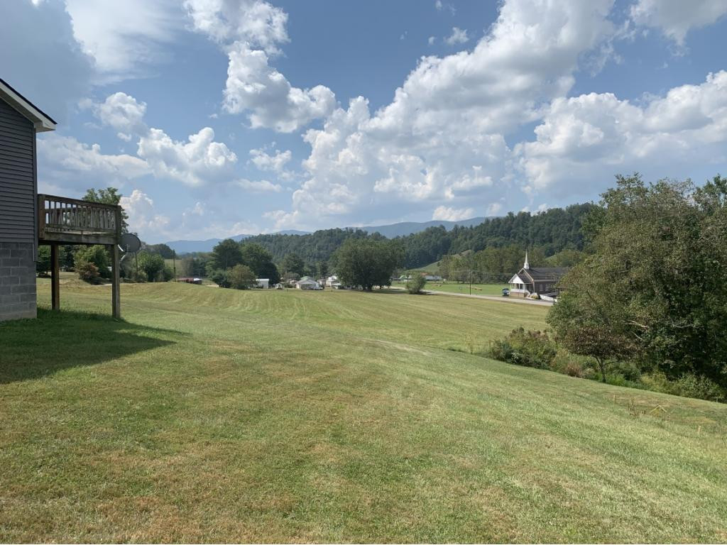 279 Old Butler Road Mountain City, TN 37683 - Photo 5 of 19 Photo 5