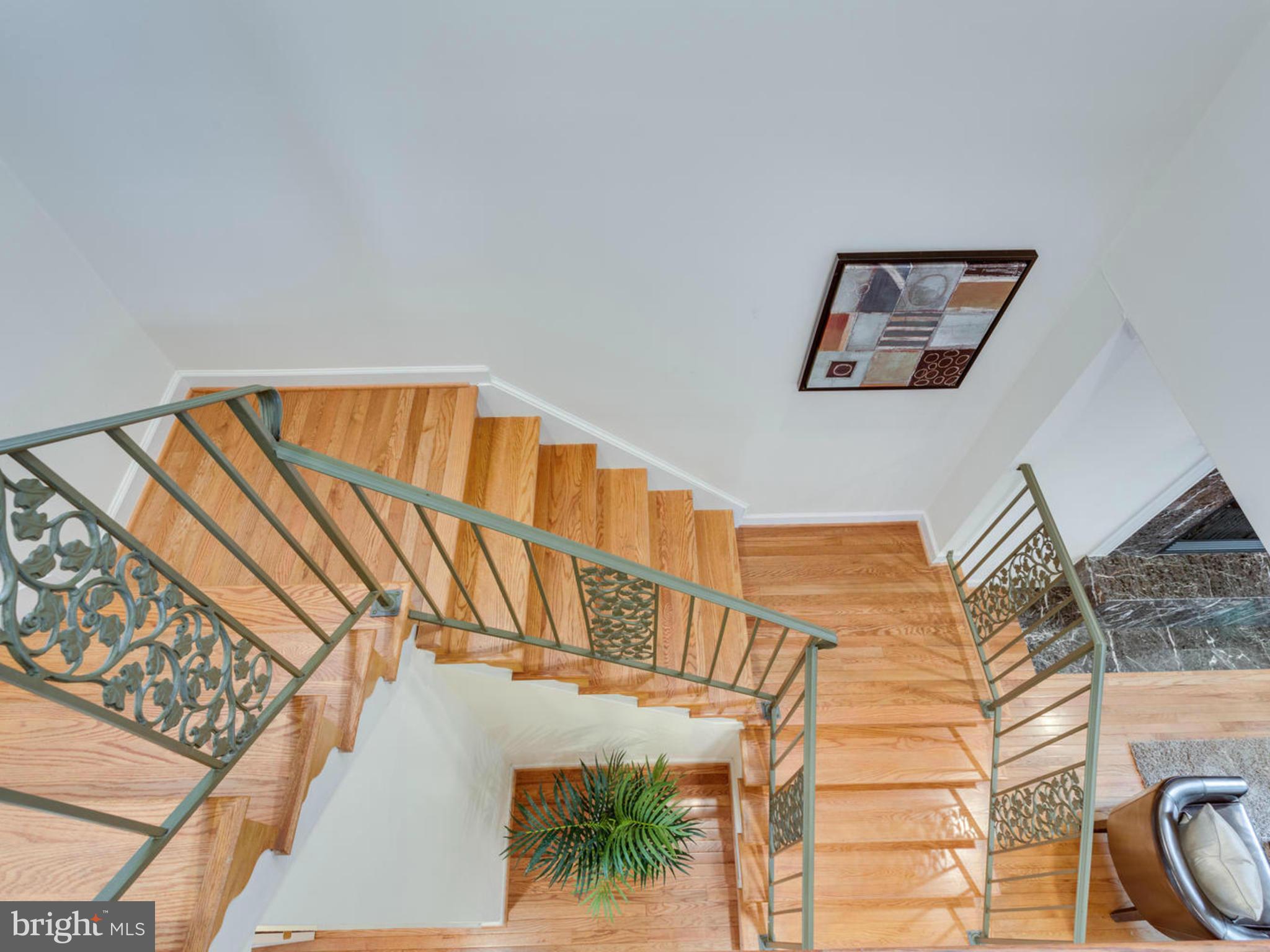 1216 Summit Road McLean, VA 22101 - Photo 13 of 27 Interior (General)
