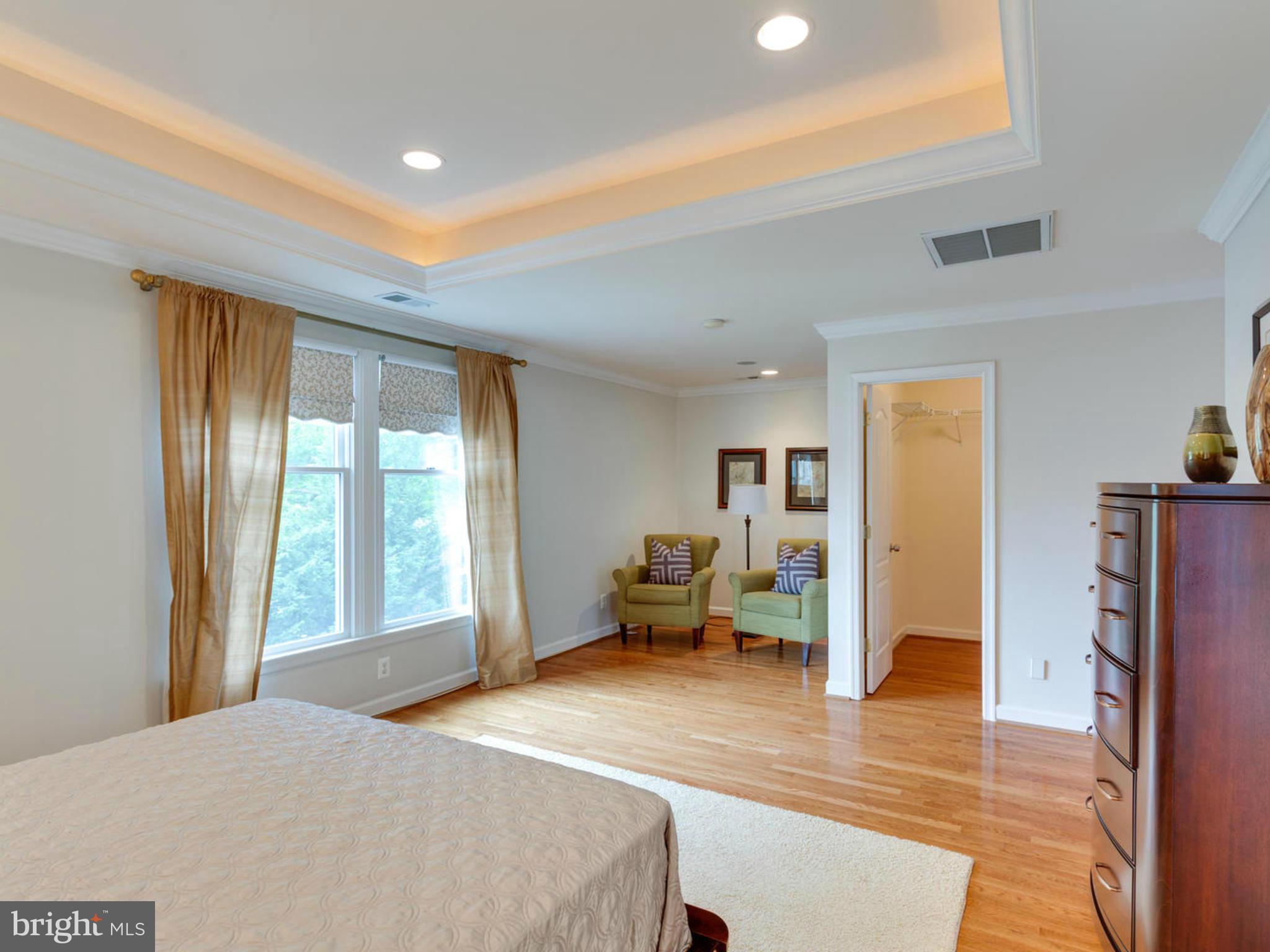 1216 Summit Road McLean, VA 22101 - Photo 15 of 27 Bedroom (Master)