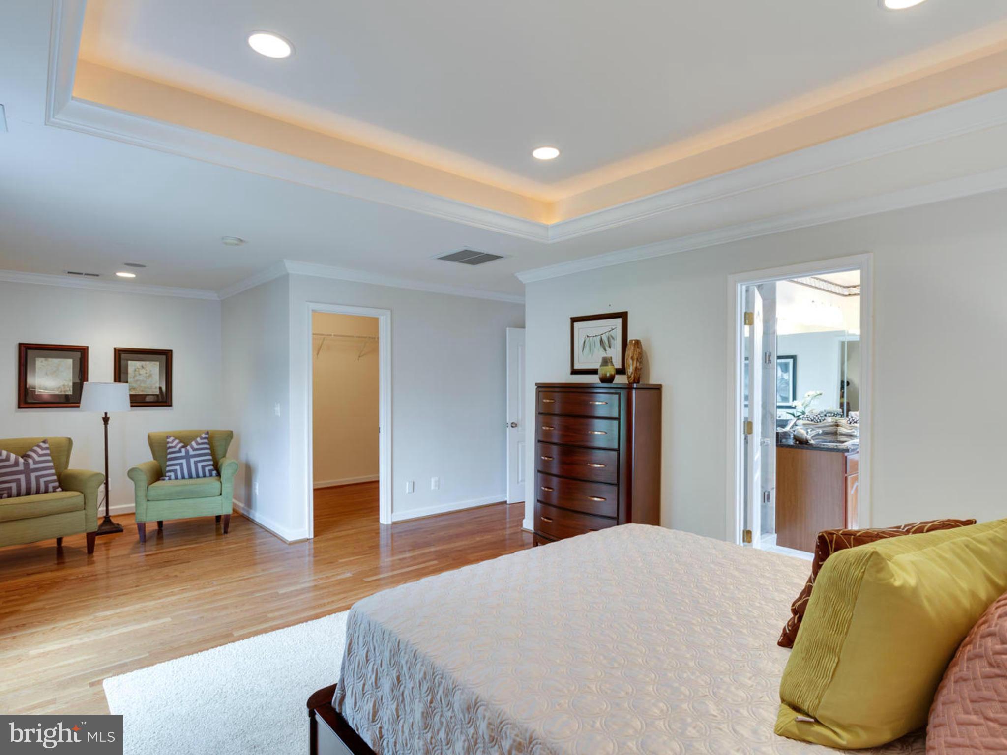 1216 Summit Road McLean, VA 22101 - Photo 16 of 27 Bedroom (Master)