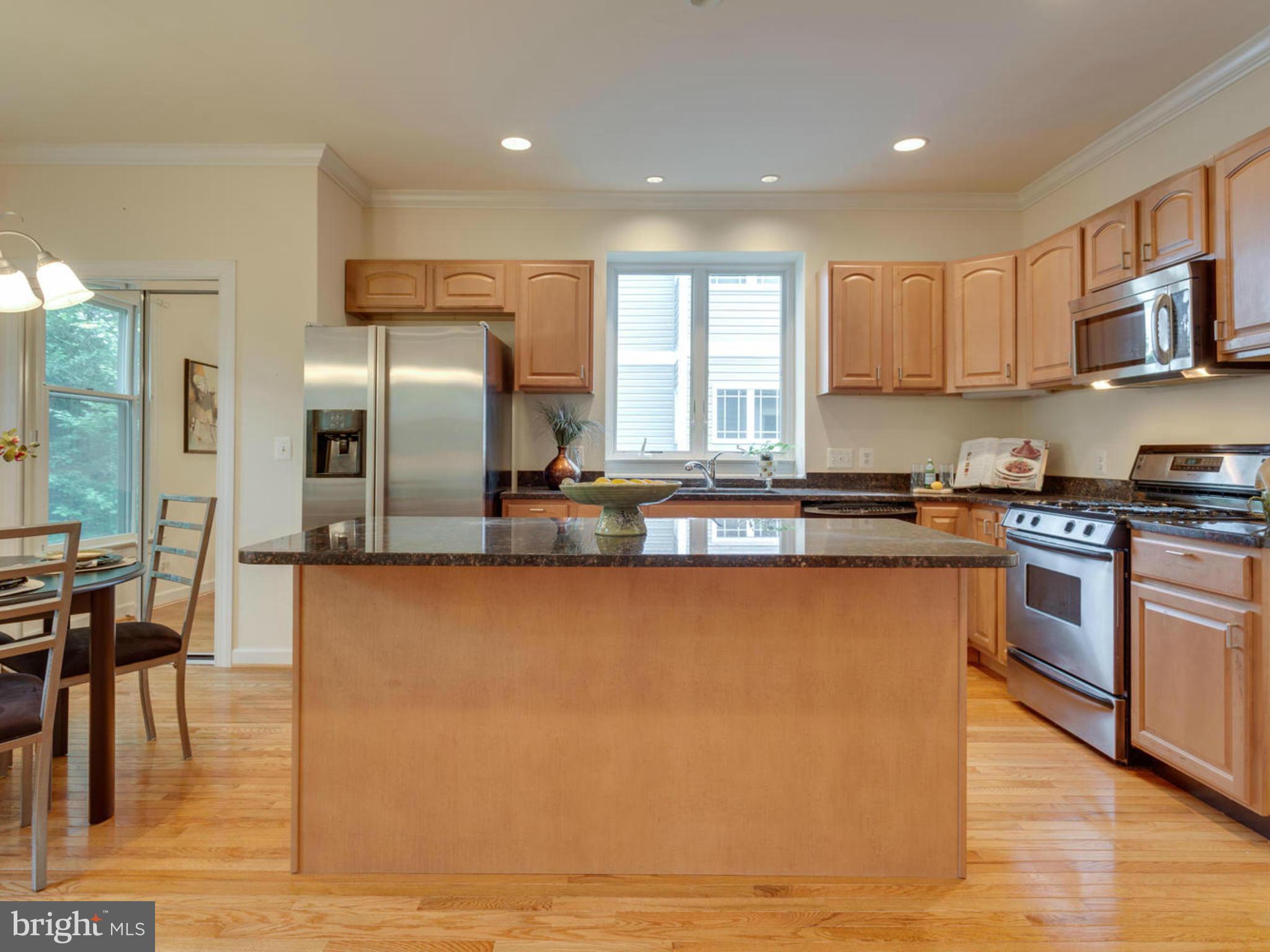 1216 Summit Road McLean, VA 22101 - Photo 4 of 27 Kitchen