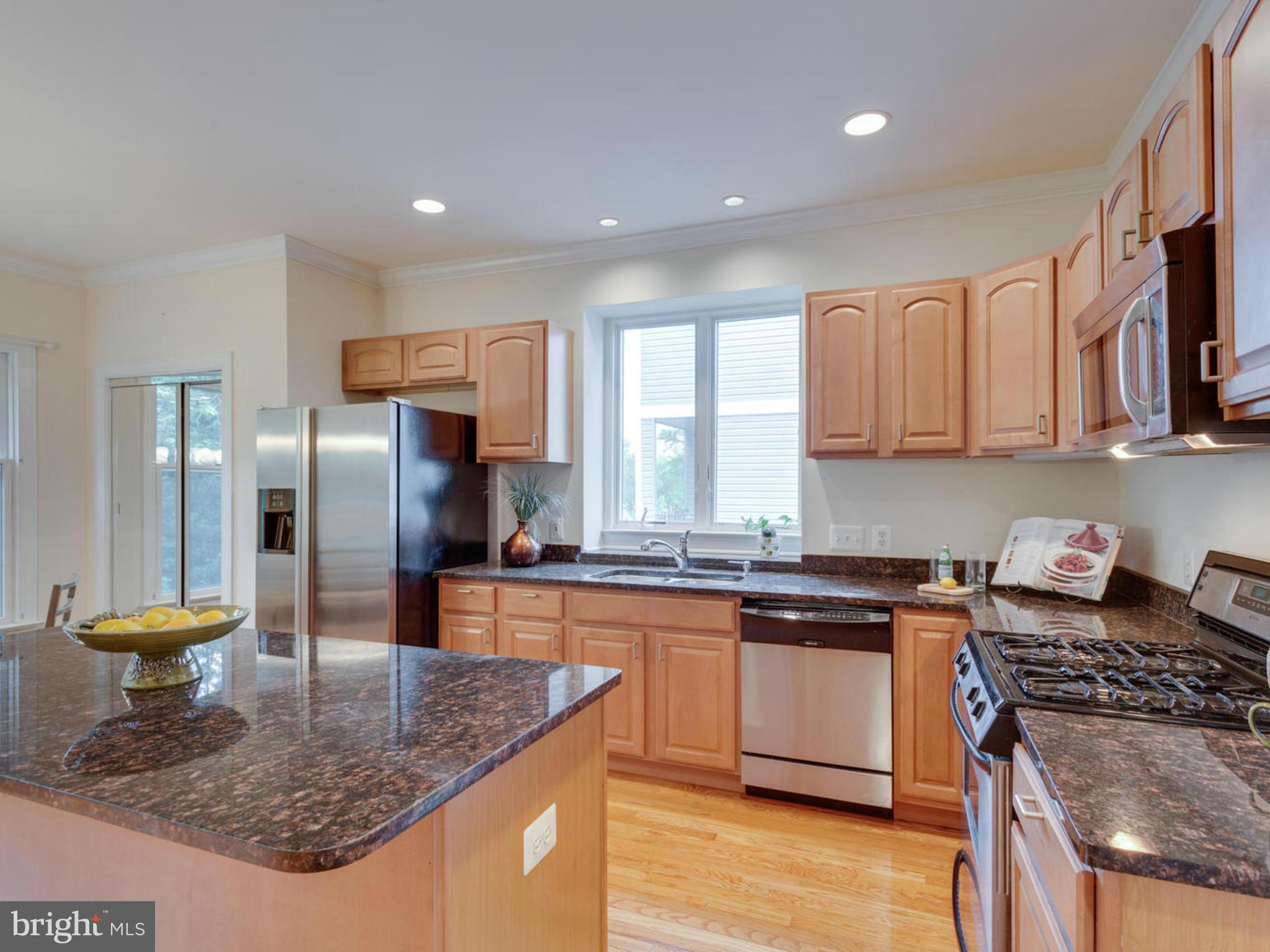 1216 Summit Road McLean, VA 22101 - Photo 6 of 27 Kitchen