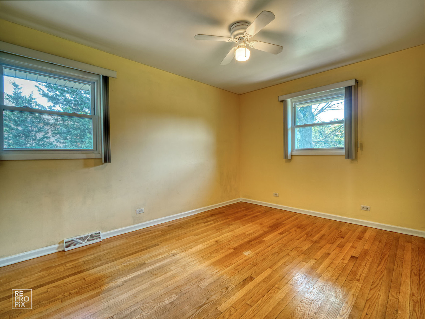 849 Red Oak Street Addison, IL 60101 - Photo 13 of 16