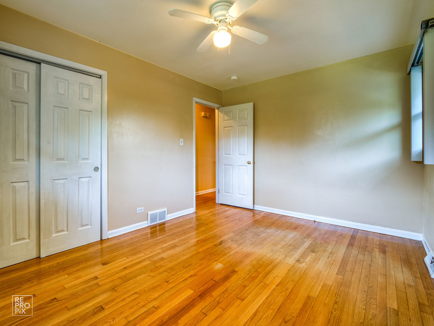 849 Red Oak Street Addison, IL 60101 - Photo 14 of 16