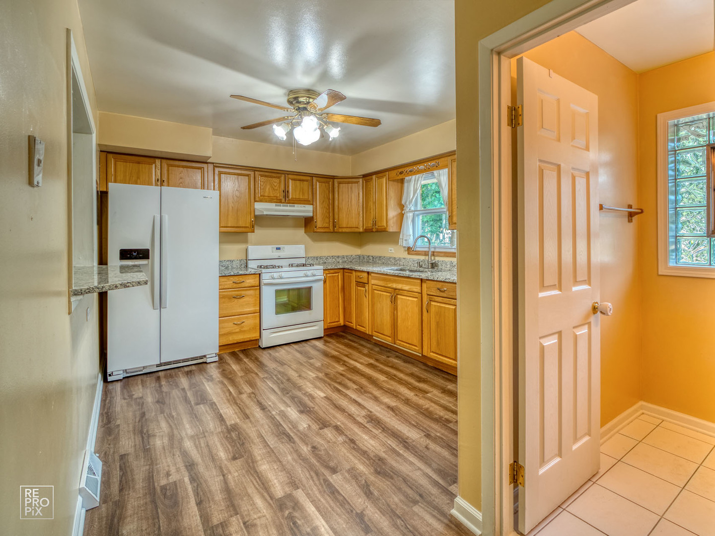 849 Red Oak Street Addison, IL 60101 - Photo 4 of 16