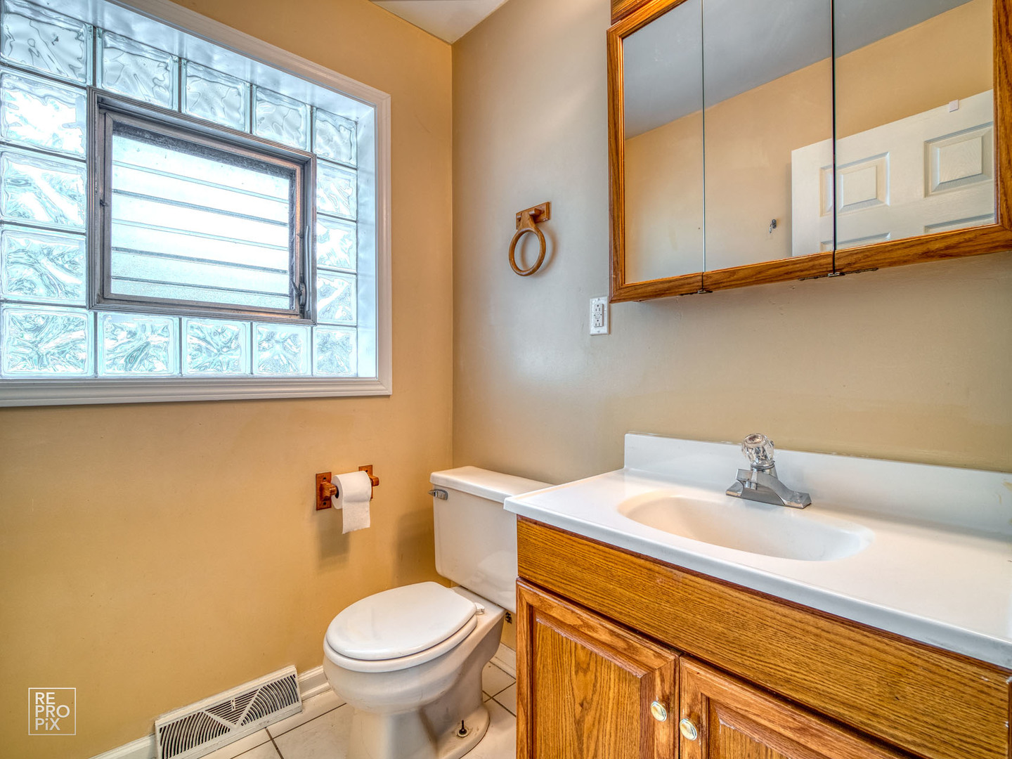 849 Red Oak Street Addison, IL 60101 - Photo 5 of 16
