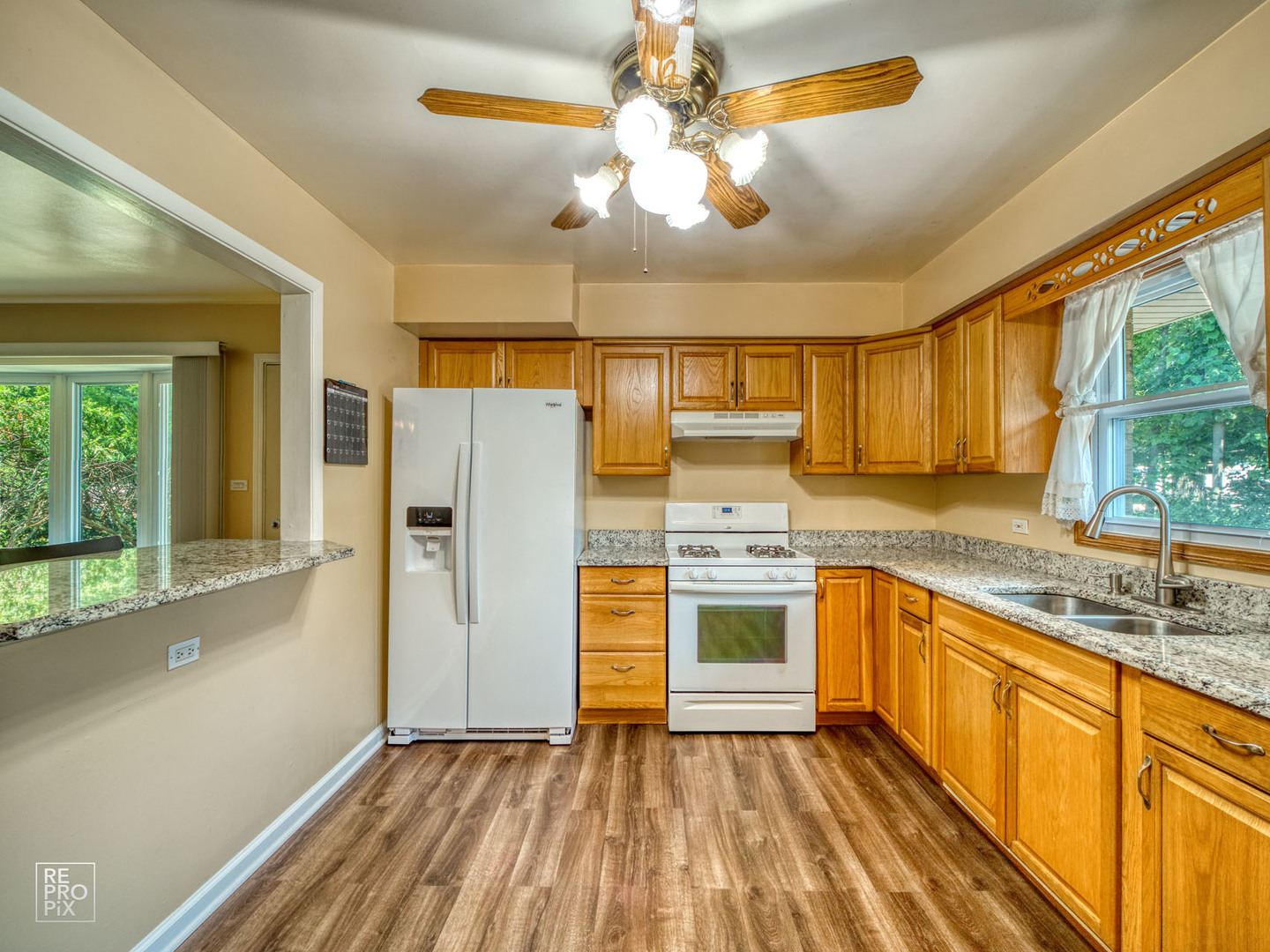 849 Red Oak Street Addison, IL 60101 - Photo 6 of 16