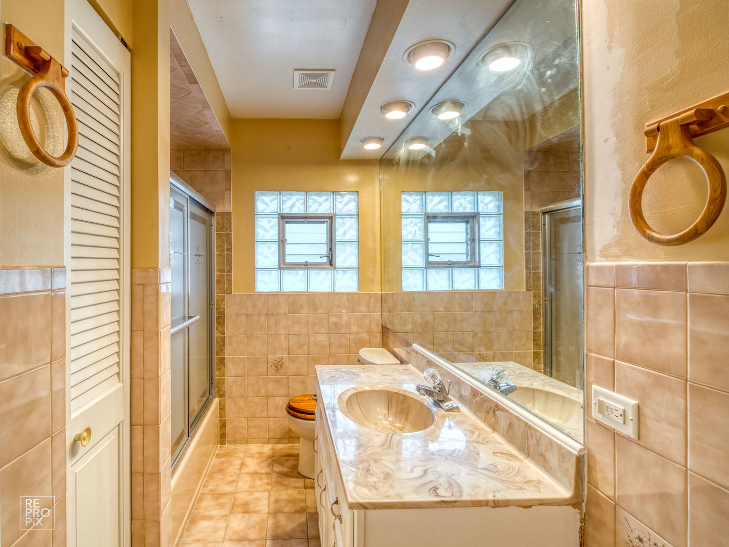 849 Red Oak Street Addison, IL 60101 - Photo 8 of 16