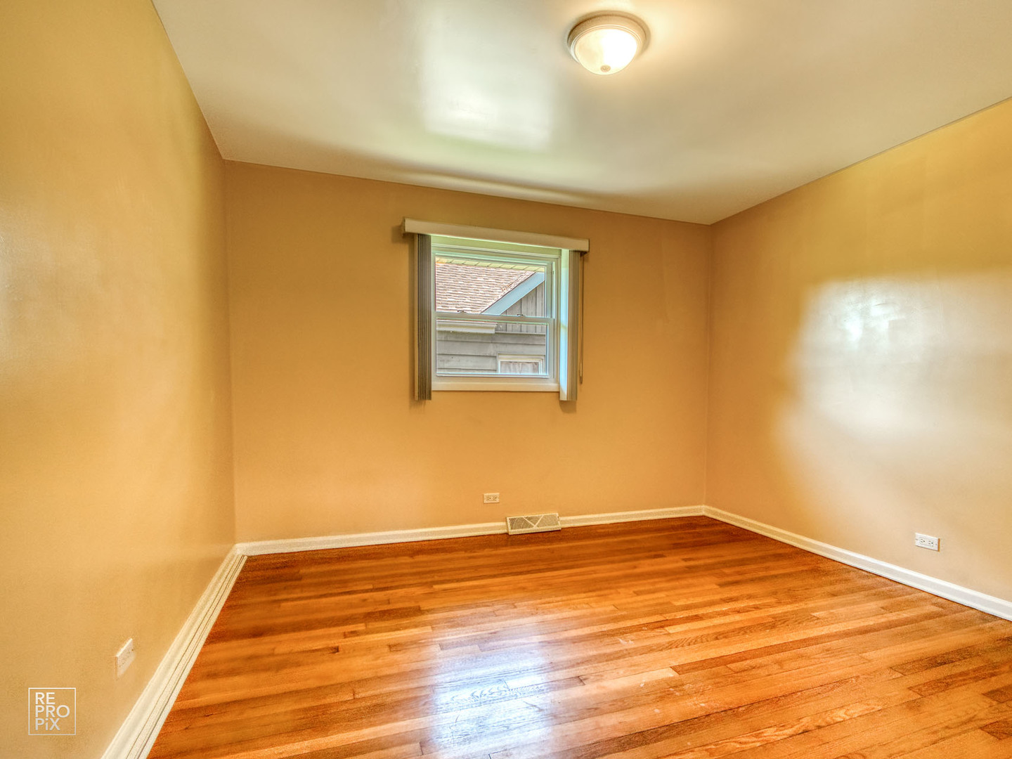 849 Red Oak Street Addison, IL 60101 - Photo 9 of 16