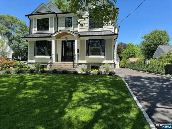 $2,588,000 | 671 Delaware Avenue, Ridgewood, NJ 07450
