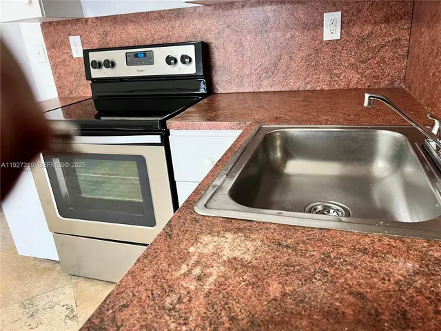 a view of utility room