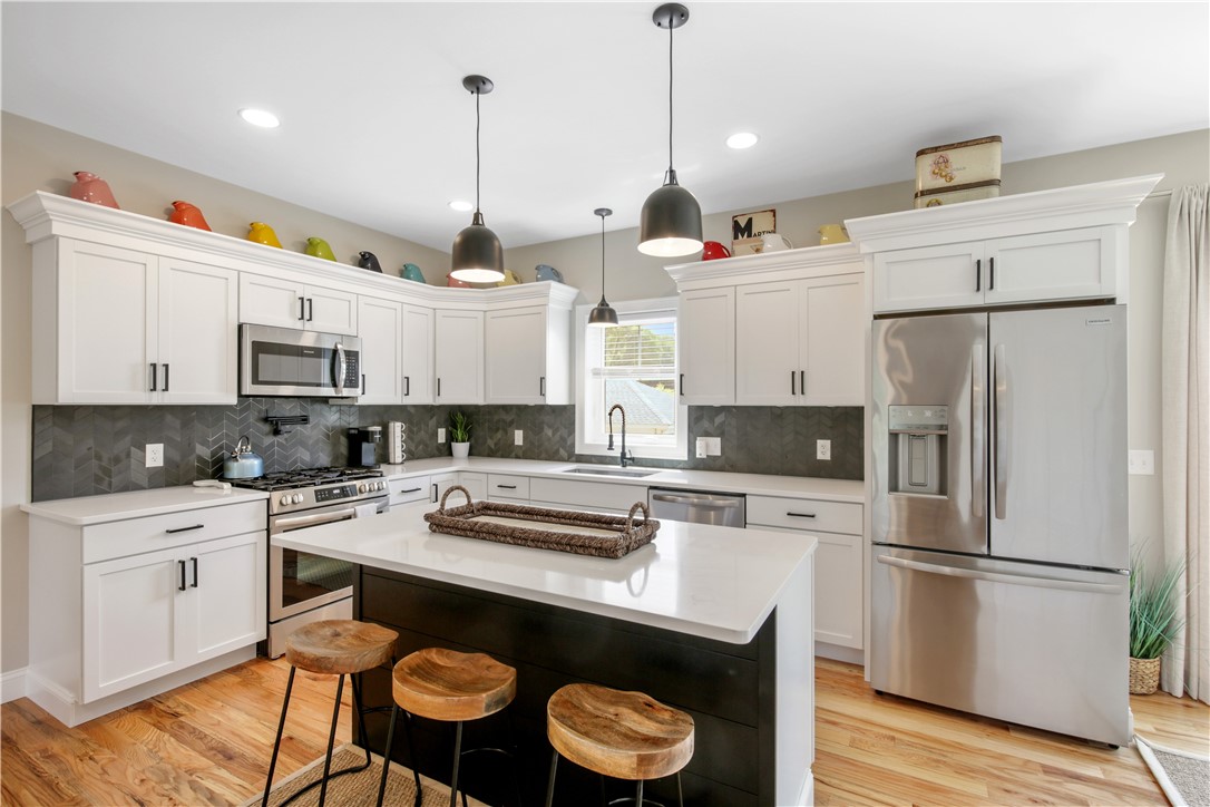 4 Judi Lane Westerly, RI 02891 - Photo 5 of 31