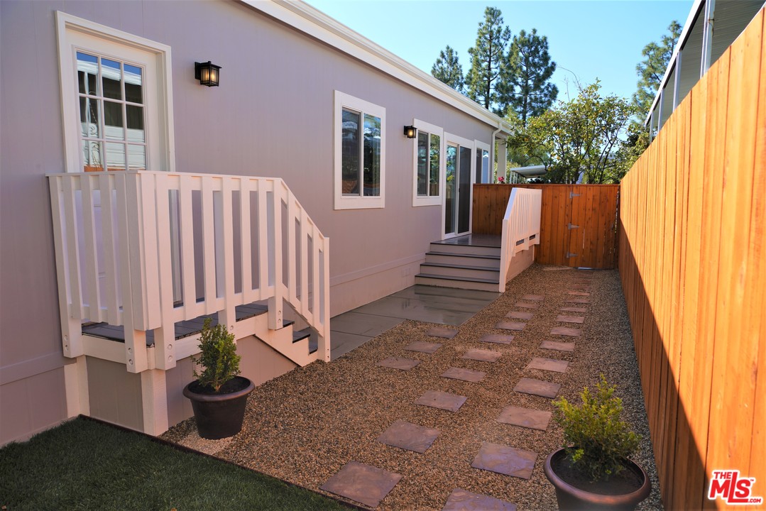 1188 Aztec Topanga, CA 90290 - Photo 18 of 42