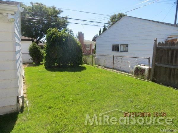 17972 Rainbow Road Fraser, MI 48026 - Photo 12 of 12 12.JPG