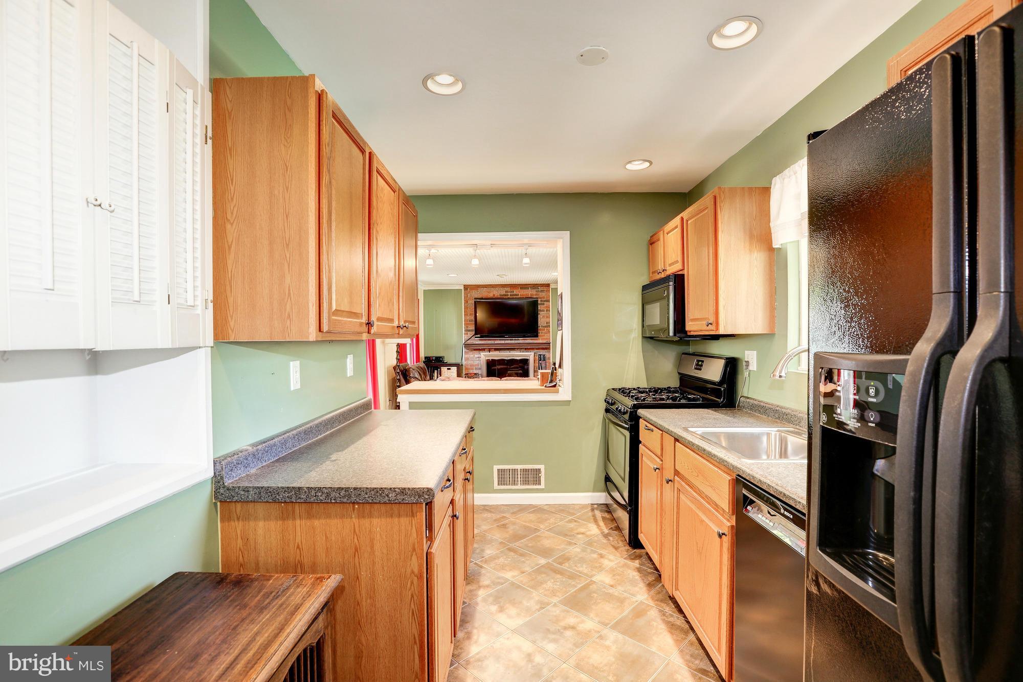 10206 Calumet Drive Silver Spring, MD 20901 - Photo 7 of 30 Kitchen