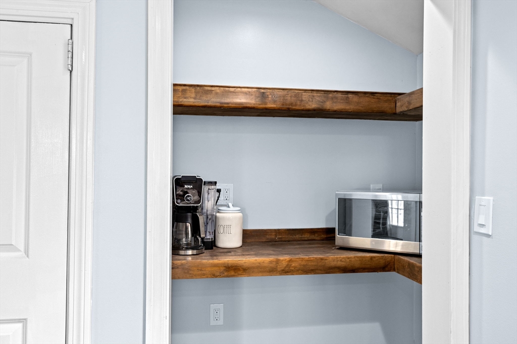 11 Marr Road Saugus, MA 01906 - Photo 6 of 41 Gallery Image 6