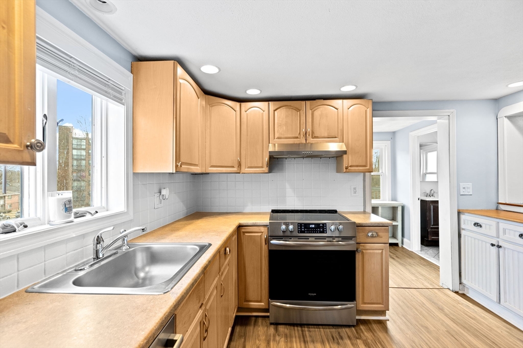 11 Marr Road Saugus, MA 01906 - Photo 9 of 41 Gallery Image 9