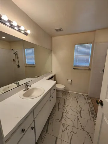 $2,200 | 4930 Northwest 20th Drive, Gainesville, FL 32605