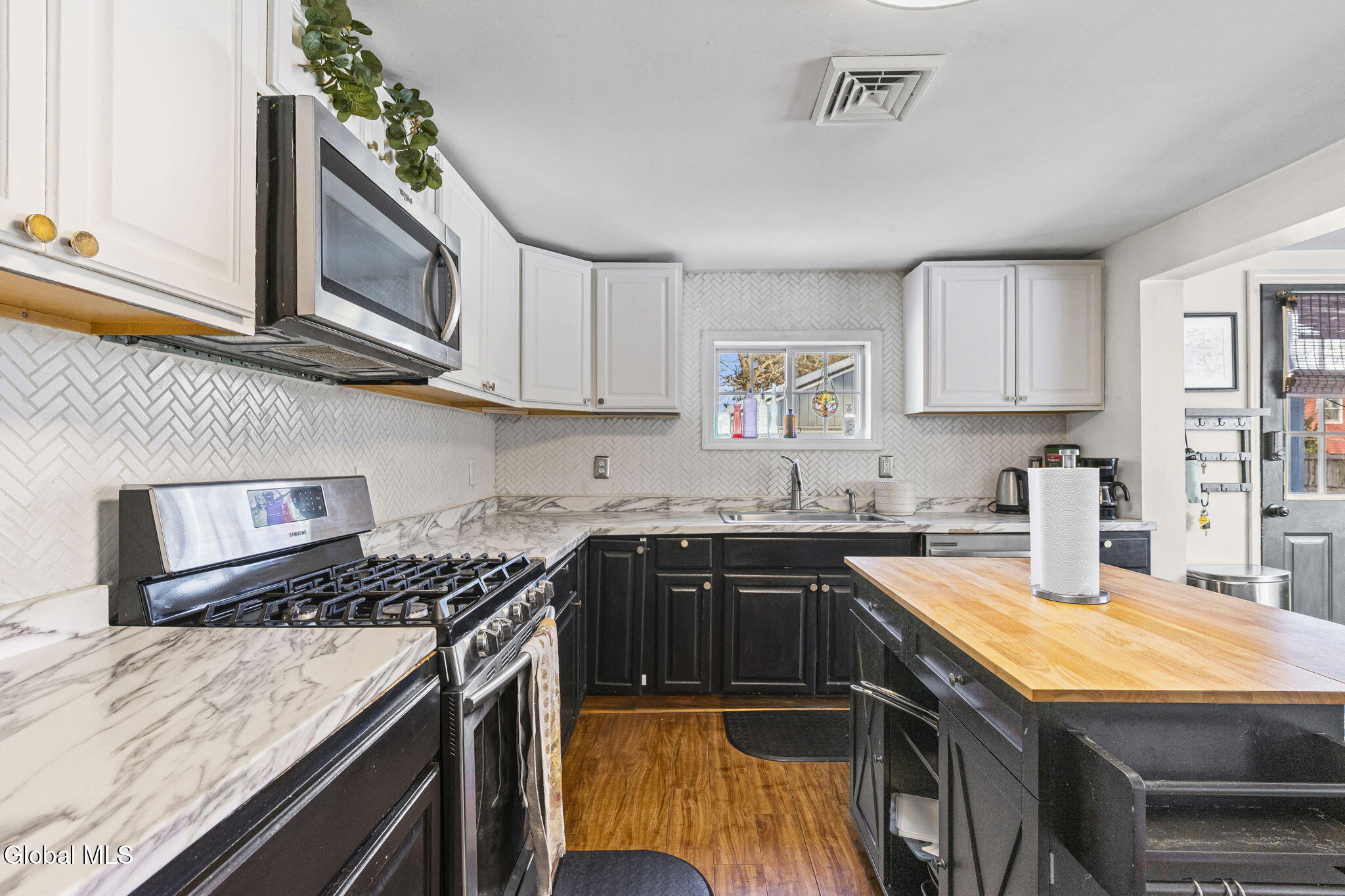 4 Valleyview Avenue Rotterdam, NY 12306 - Photo 15 of 32 19-web-or-mls-4-valleyview-ave