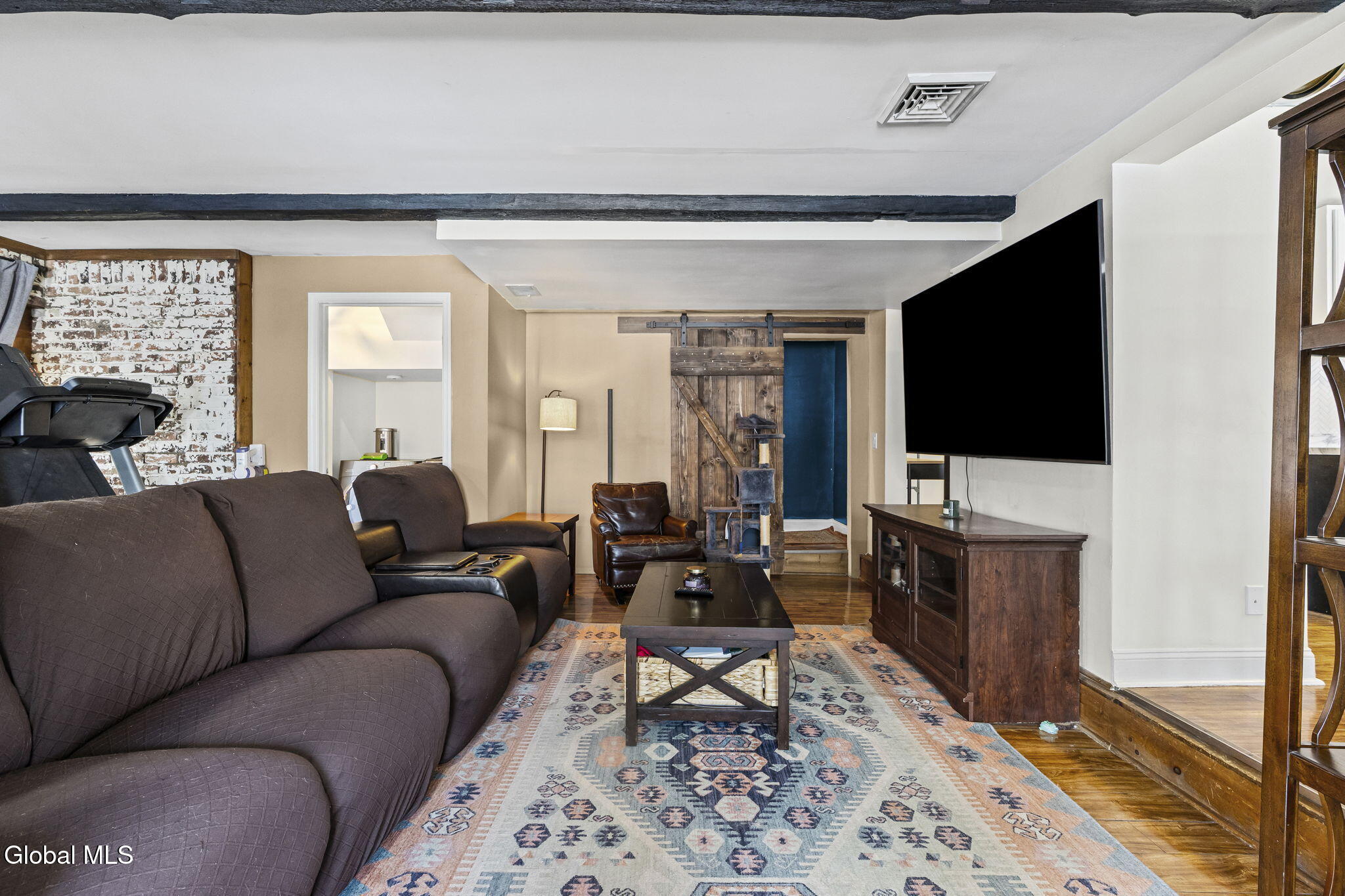 4 Valleyview Avenue Rotterdam, NY 12306 - Photo 5 of 32 6-web-or-mls-4-valleyview-ave