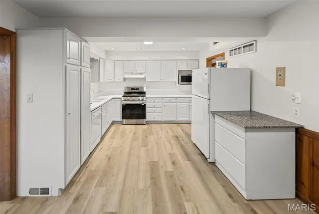 $215,000 | 104 Parkview Court, Troy, IL 62294