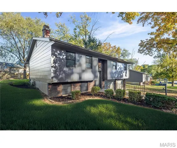 $215,000 | 104 Parkview Court, Troy, IL 62294