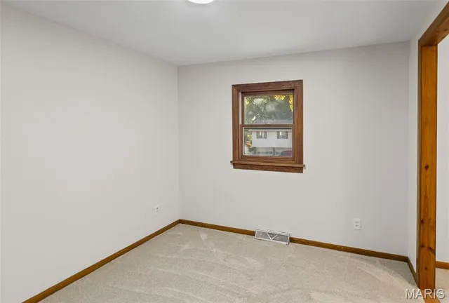 $215,000 | 104 Parkview Court, Troy, IL 62294