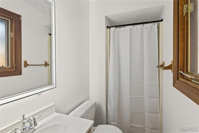 $215,000 | 104 Parkview Court, Troy, IL 62294