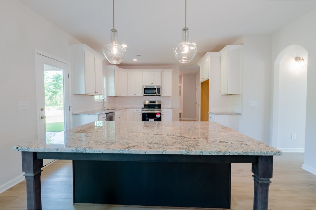 108 Lee Road Smiths Station, AL 36877 - Photo 9 of 27 Gallery Image 9