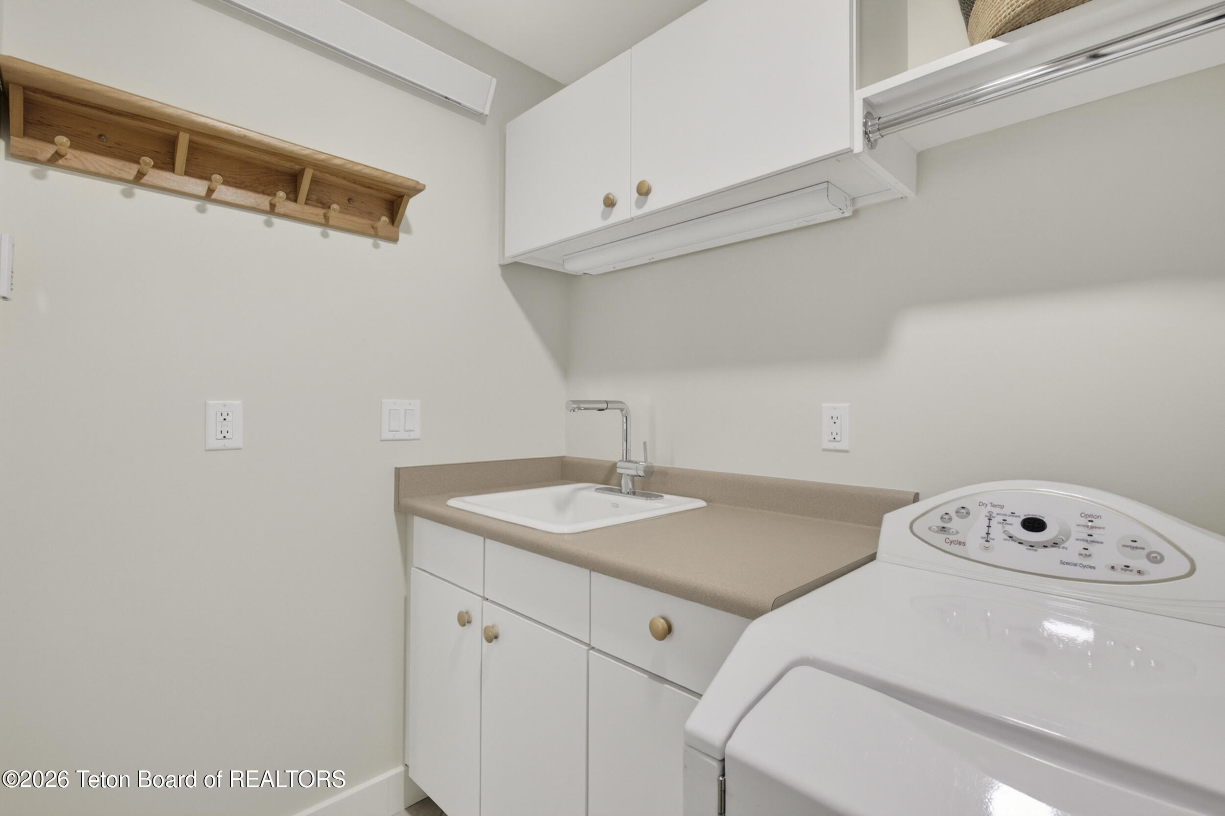 480 Henley Road Jackson, WY 83001 - Photo 42 of 57 Laundry 2