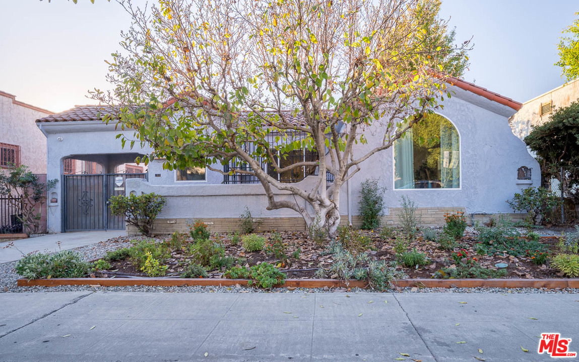 2621 Virginia Road Los Angeles, CA 90016 - Photo 1 of 26 Gallery Image 1